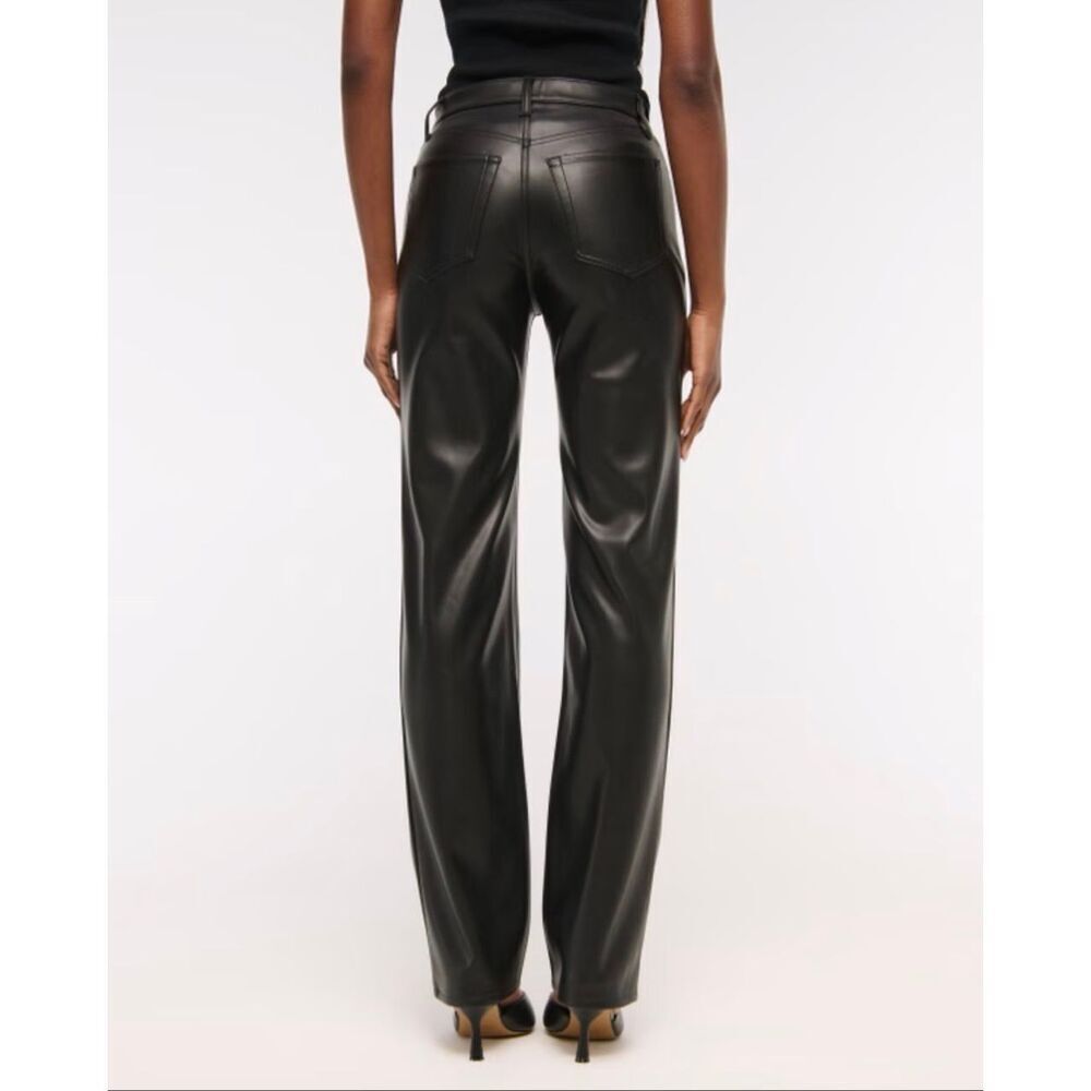 Abercrombie The ‘90s Relaxed High Rise Pants, Size 33, Black Faux Leather